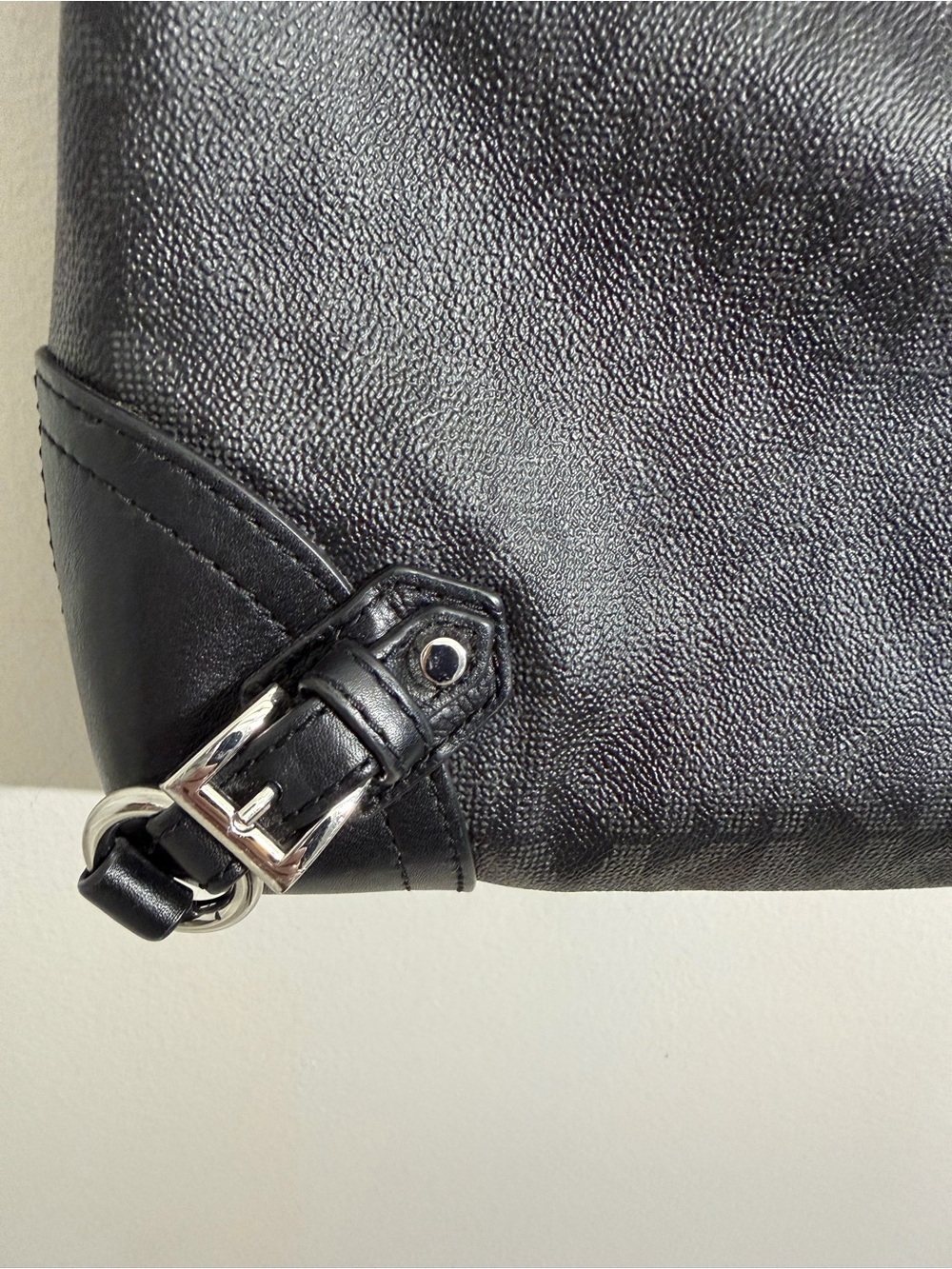 Michael Kors Fallon Medium Messenger Bag - Picture 3 of 6